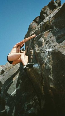 Blocs sur la plage sous la tour de Calanca près de Propriano