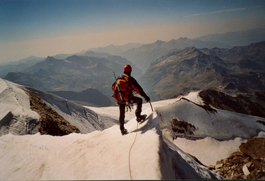 Corniche sur l'arête du Castor