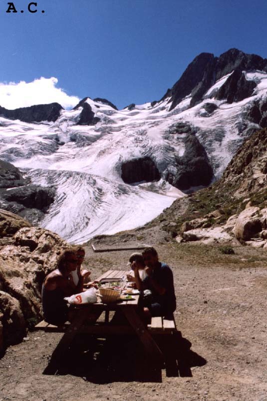 Casse-croûte au Refuge de la Pilatte
