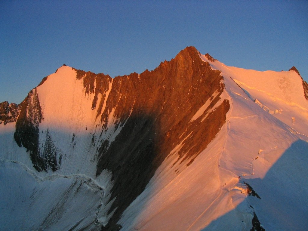 Léver de soleil sur le Nadelhorn et la Lenzpitz