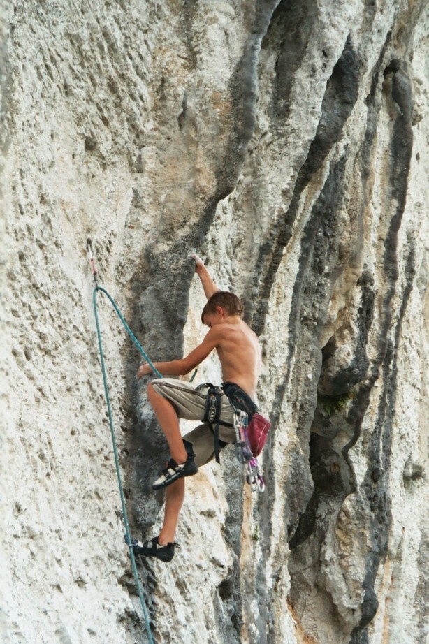 Mathieu B. dans " la saison des cendres " 7a (grotte des branches)