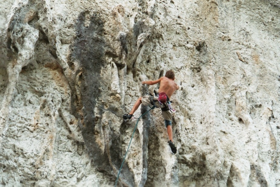 Mathieu B. dans " la saison des cendres " 7a (grotte des branches)