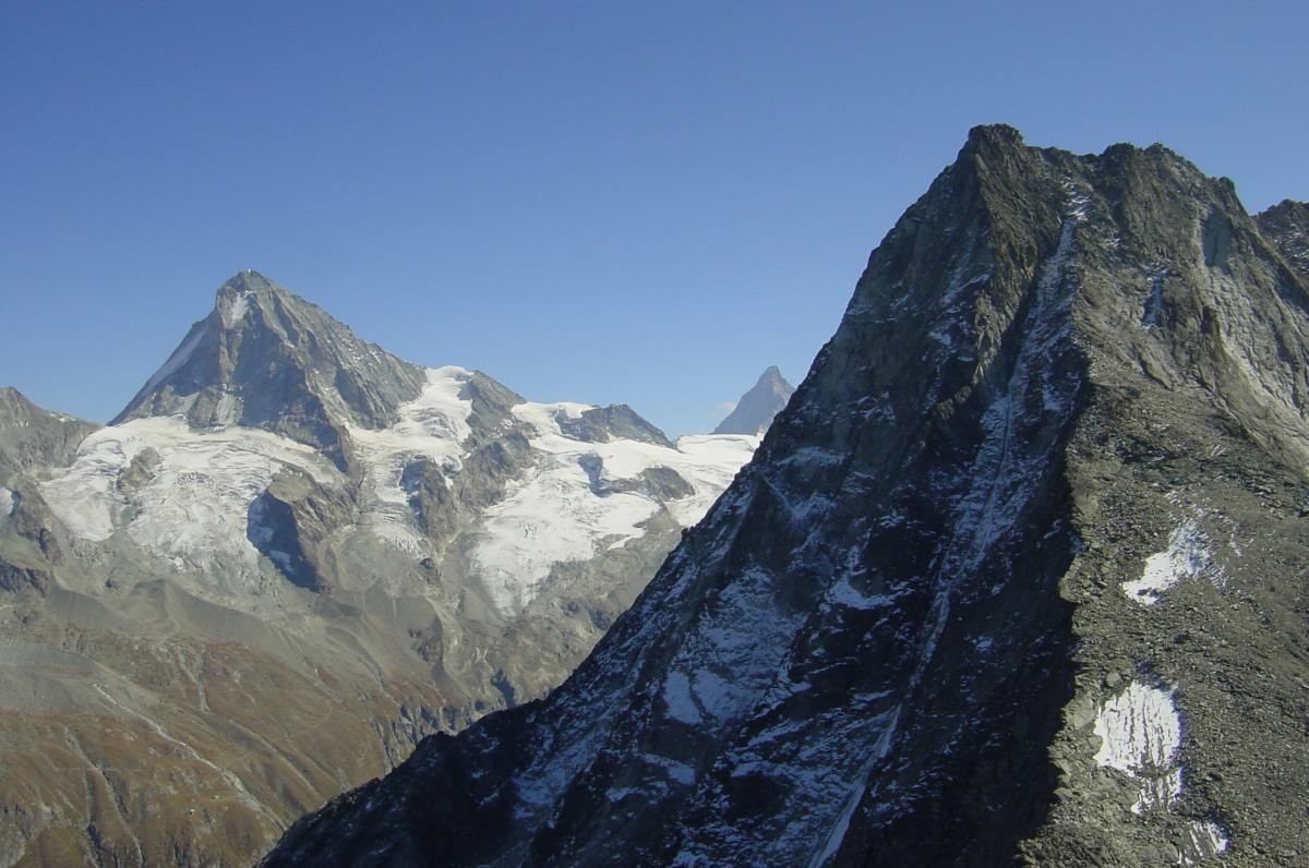 La Dent Blanche et le Cervin vus de la Dent de Veisivi