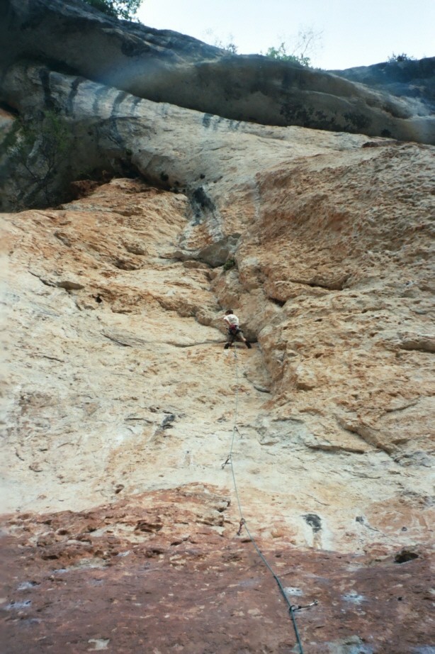 Mathieu B. dans " le 7a " du secteur gymnase (Tarn)
