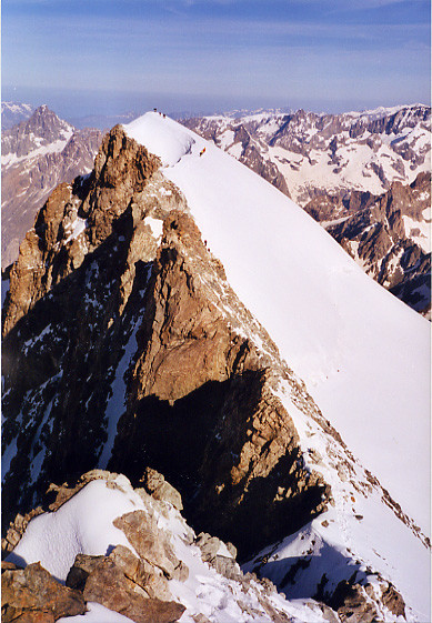 Dome des Ecrins vu depuis la VN de la Barre