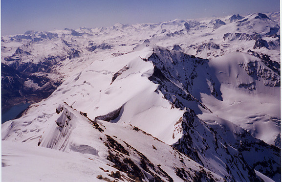 Du sommet du Pourri, vue vers le Dôme de la Sache
