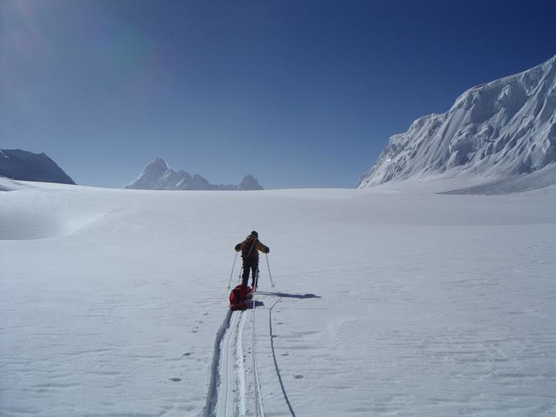 En arrivant à Hispar La au fond le Baintha Brakk