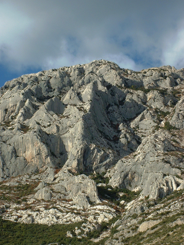 Eperon de l'ermitage - Saint Ser - Ste Victoire - vue de face