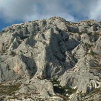 Eperon de l'ermitage - Saint Ser - Ste Victoire - vue de face