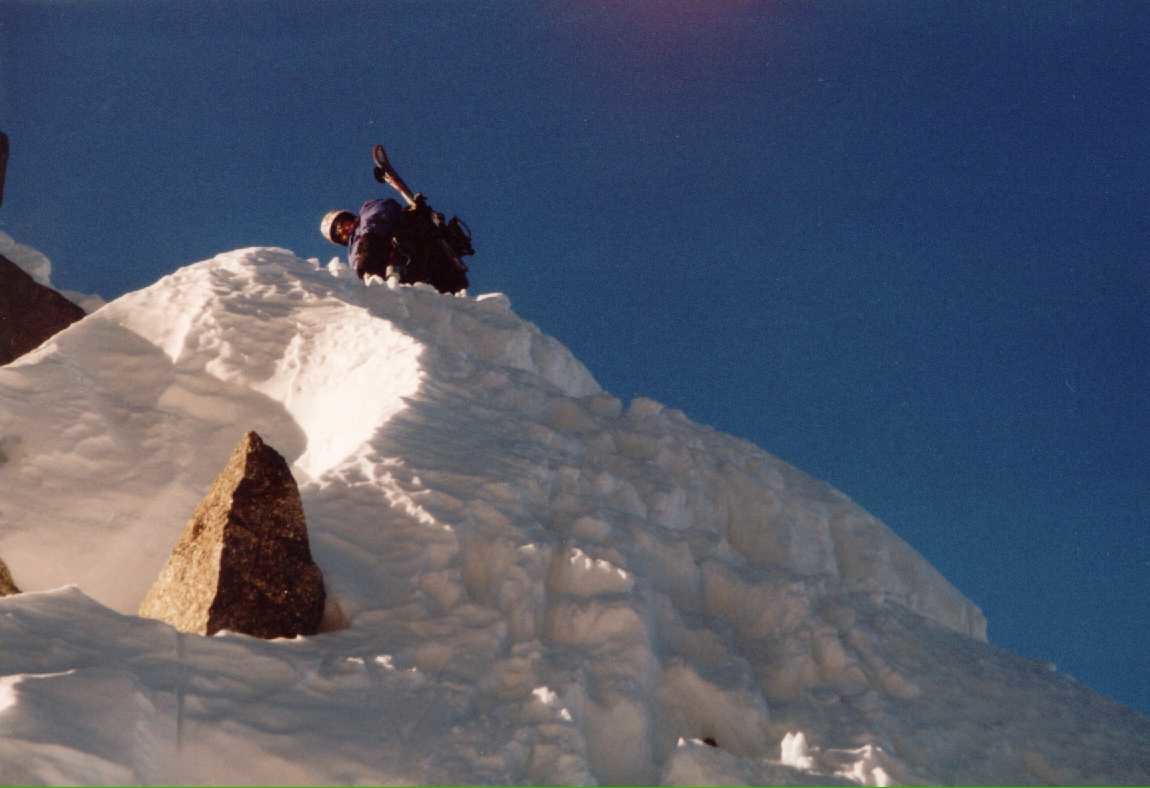 Accés délicat au Petit Bivouac des Périades