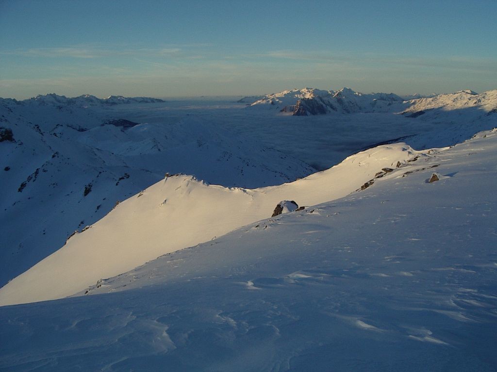 Soleil couchant sur l'arête NW de Roche Château