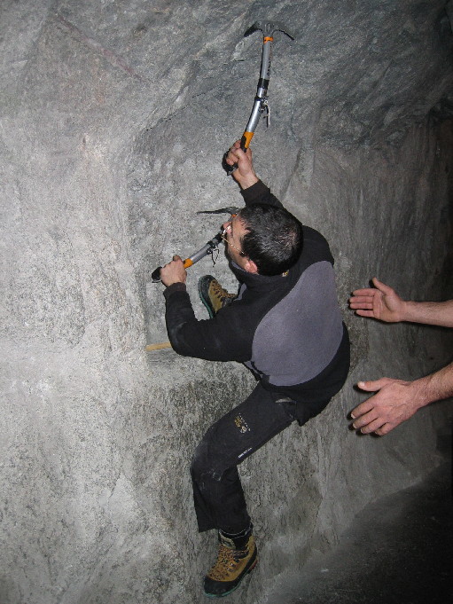 Fred dans le dry du couloir de l'aiguille.
