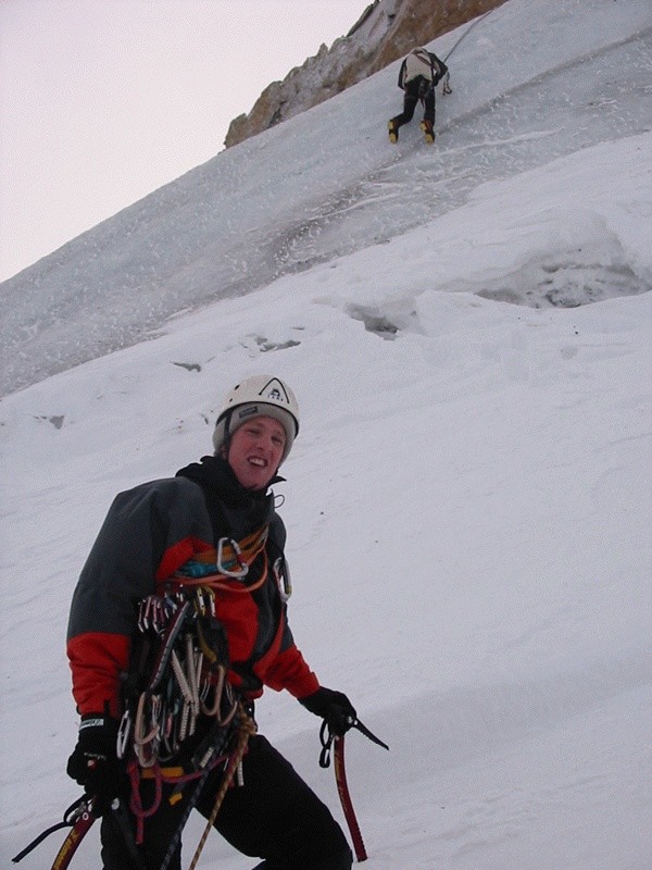 1ère longueur (ressaut à 75°)