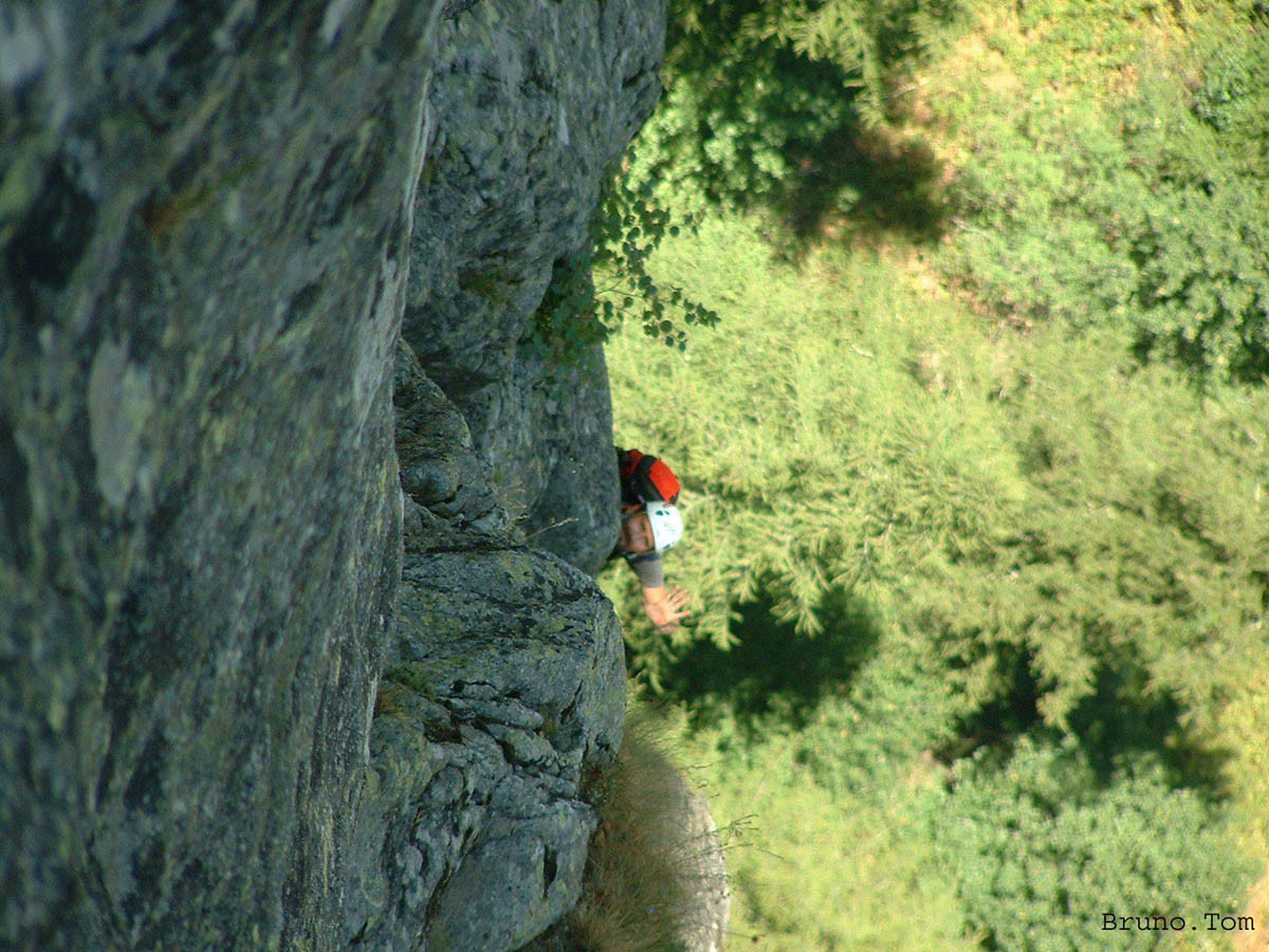 Jo dans la fissure d'Ailefroide
