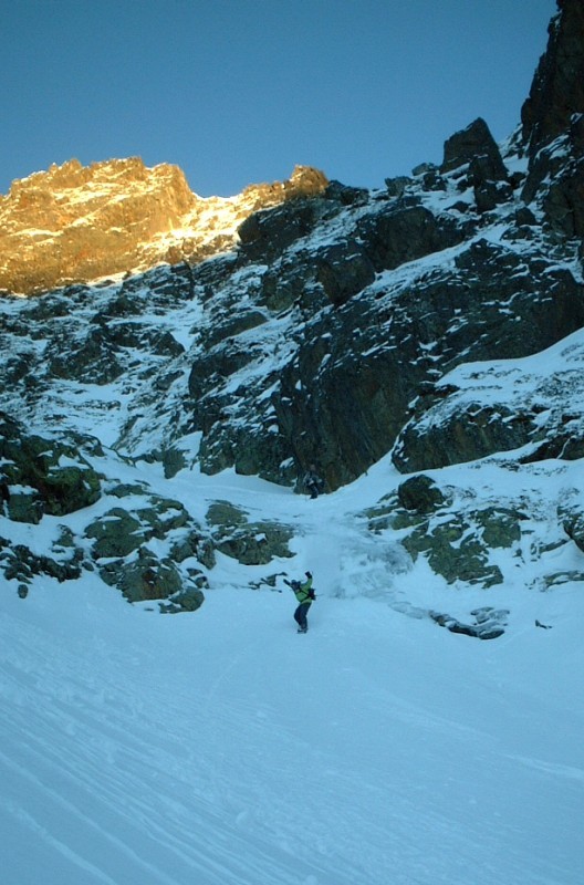 Le bas du couloir jumeau oriental : saut de barre.