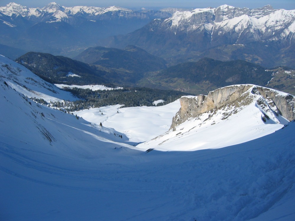 Descente, vue du col des Porthets