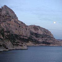 La Grande Candelle, son socle et la Concave