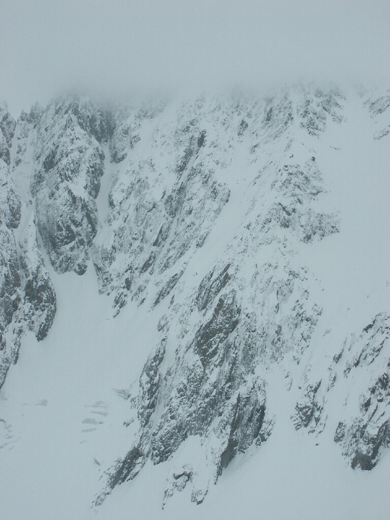 Les 2 couloirs du Pic central du Vaccivier