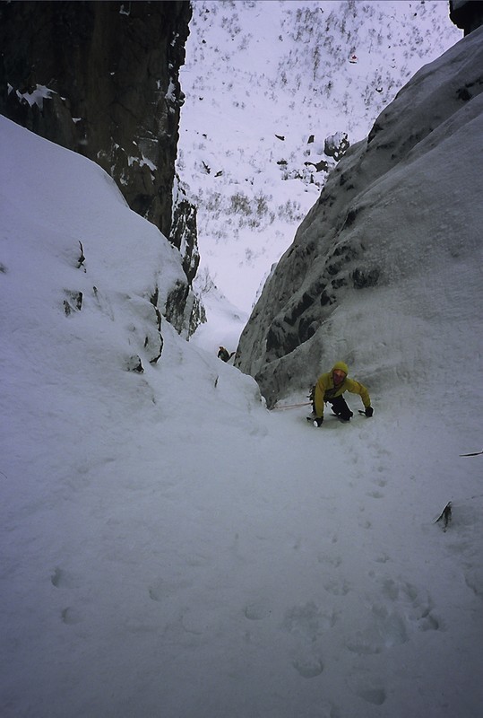 Pierre à la sortie du bouchon de neige, commun aux deux goulottes