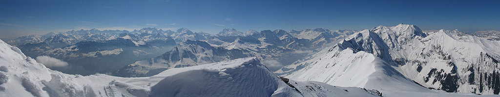 panorama des alpes bernoises vu du Hohniesen