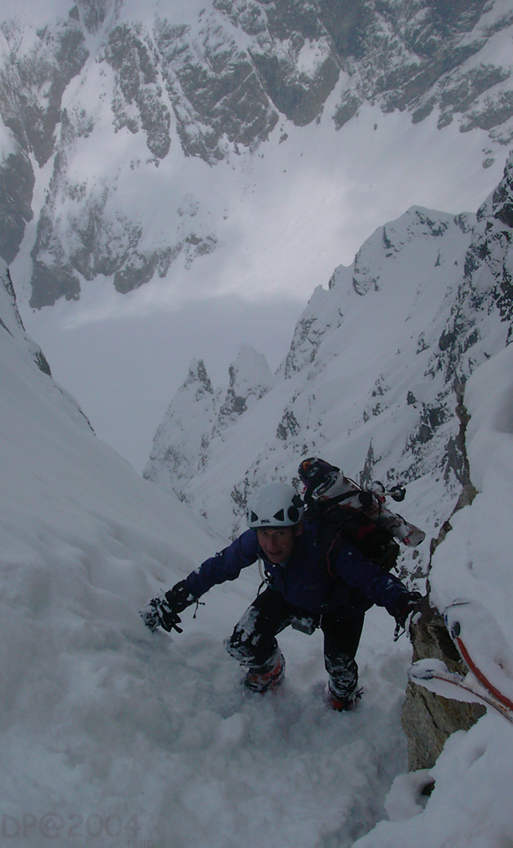 Crête de Chauvetane : Pierre à la sortie du couloir