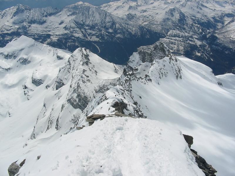 cresta e ripido versante est