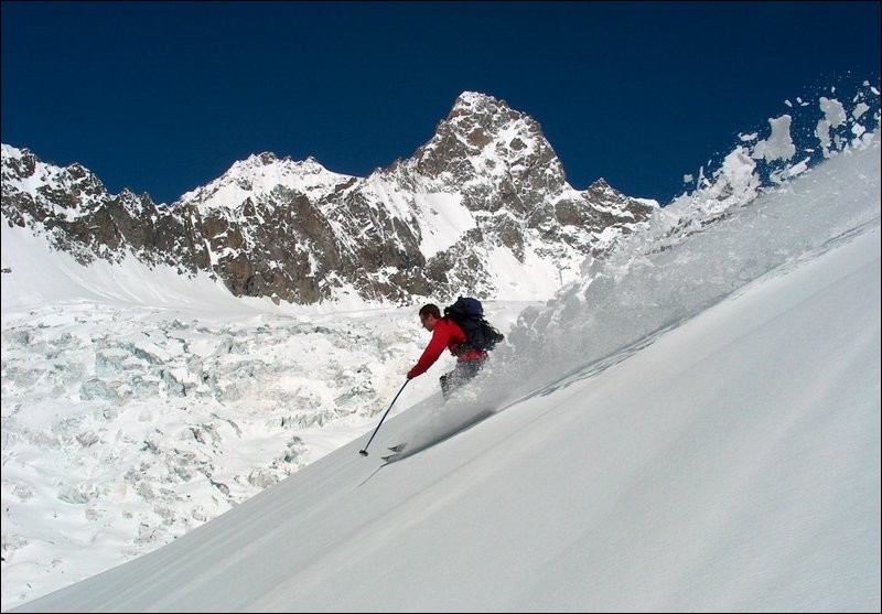 Descente du Dolent, Yves à l'action