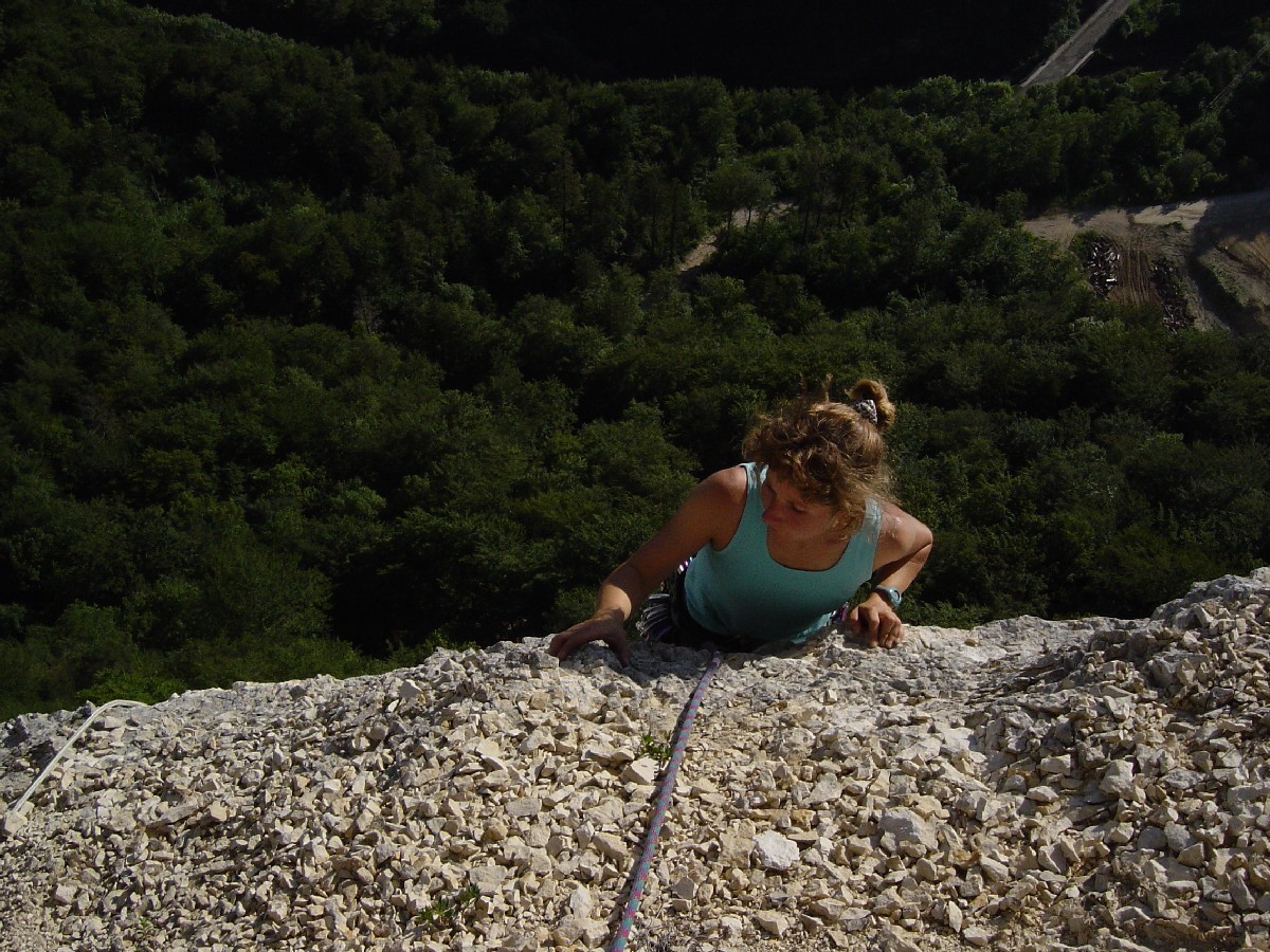 Carine Devaux dans "Via Dolomiti" à Plagne, Suisse.
