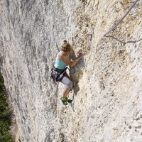 Carine Devaux dans "Via Dolomiti" à Plagne, Suisse.