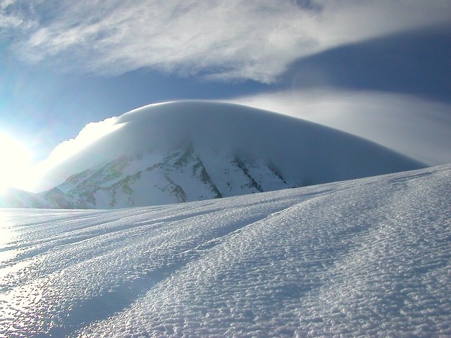 Nuage lenticulaire sur l'aiguille du gouter .