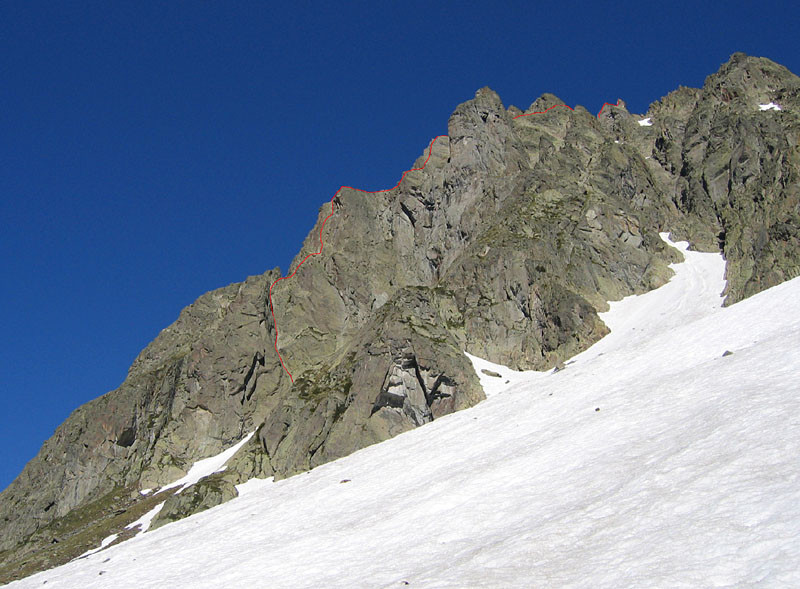 Itinéraire de l'arête Sud de la Glière vue depuis le névé du bas de la voie