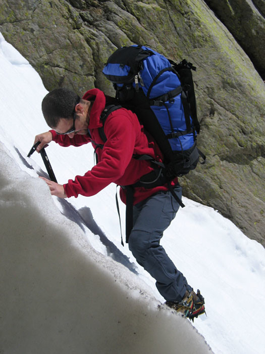 Couloir d'accès au niveau de l'attaque de la voie