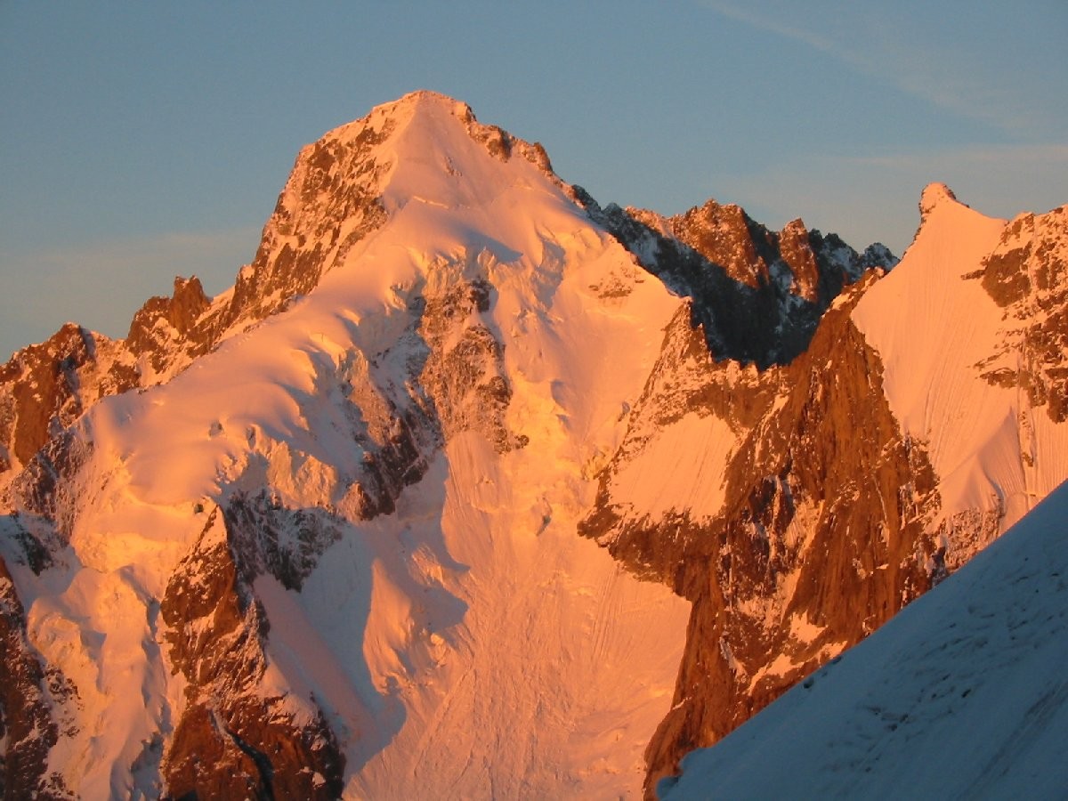 Lever de soleil sur le Dolent et Aiguille de l'Amône