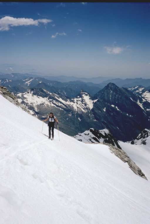 Daniela sul traverso sopra il seracco