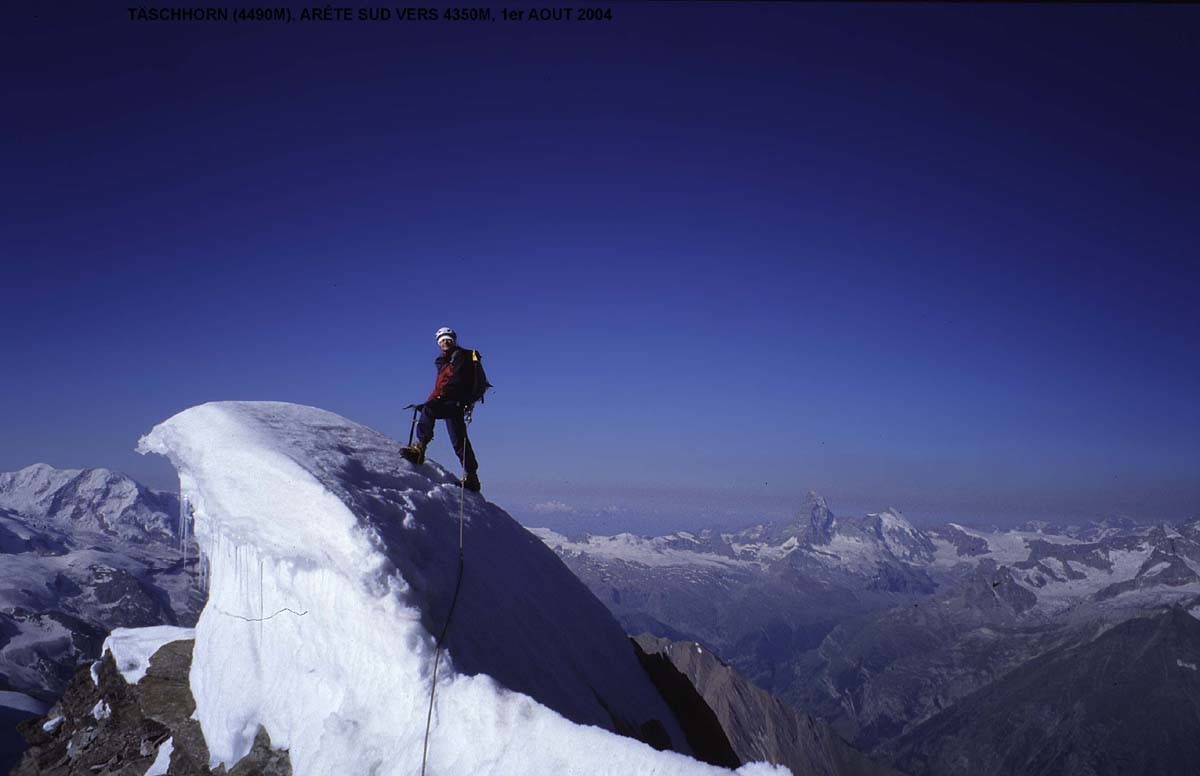 Corniche sur l'arête SE du Täschhorn