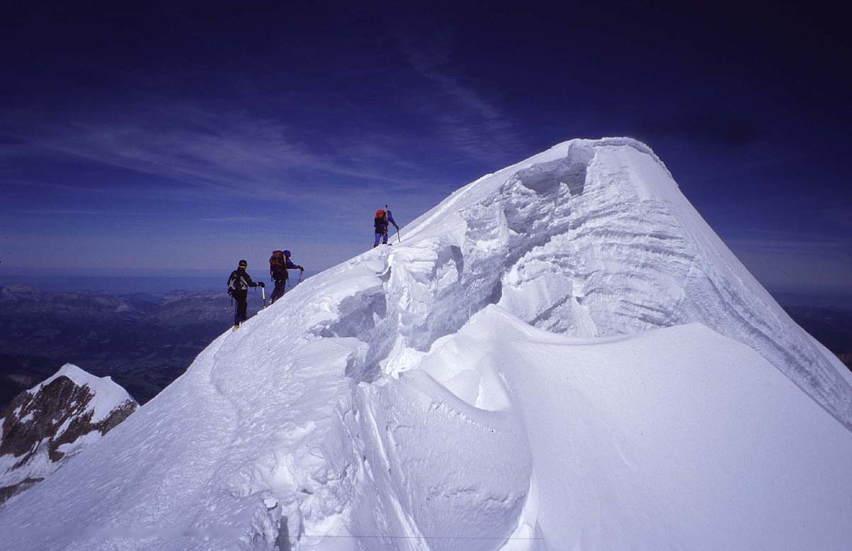 Sur l'arête des Bosses vers 4700m