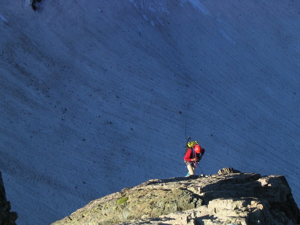 Alpiniste sur la crête S du Rateau