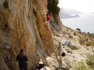 Evelyne dans "Ballroom" au secteur Palace, Kalymnos.