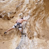 Boris dans "Kerveros" au secteur Spartacus, Kalymnos.