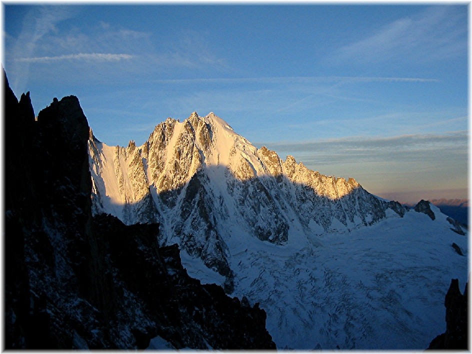 L'aiguille verte vue du glacier du milieu