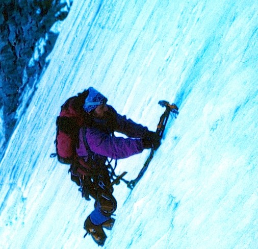 Daniel Bach en la Cara Norte del Grand Paradiso (4068 m)
