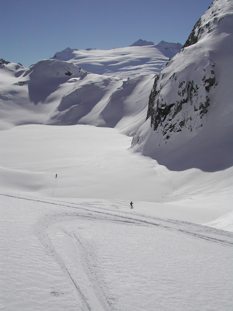 discesa dal passo Cristallina sulla Capanna Basodino