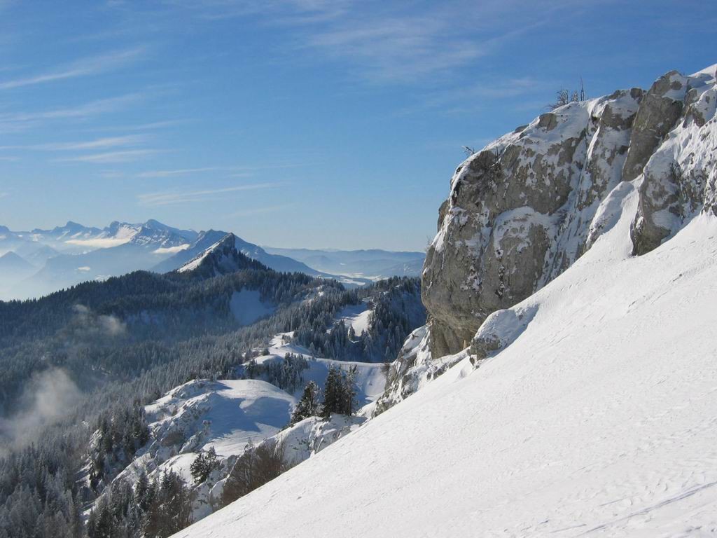 Vue sur la Pinéa et Vercors avant l'antécime.
