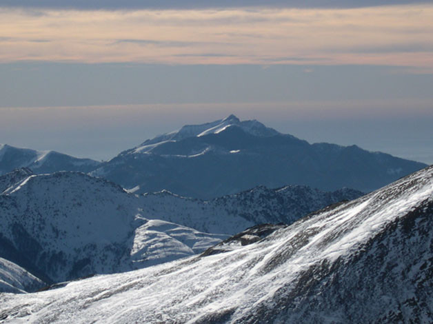 Il Generoso e la Val d'Intelvi dal Monte Lungo