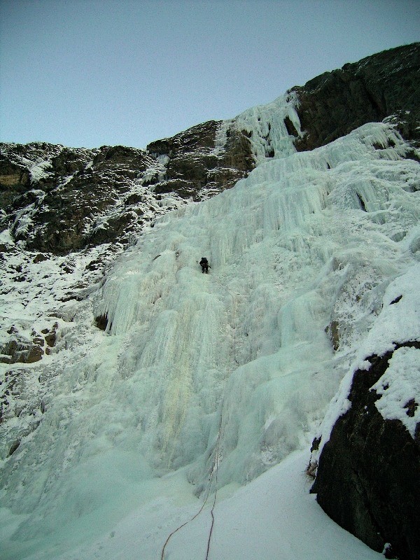Première longueur de la cascade du Grand Clot