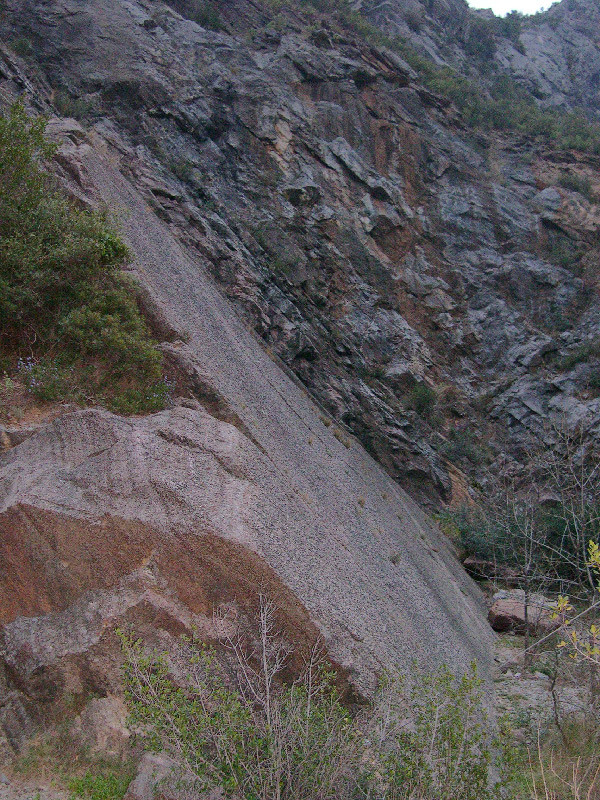 roquebrun, la dalle du bas