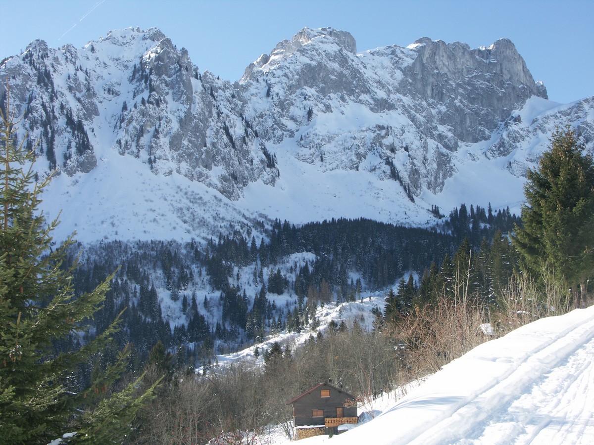 Montée au chalets de La Neuva