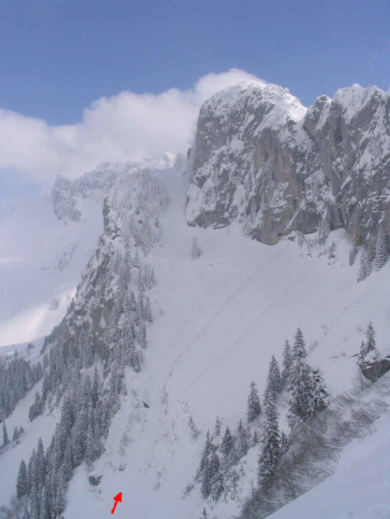 Couloir W de la dent du Chat vu depuis la face N de la pointe de Lachau