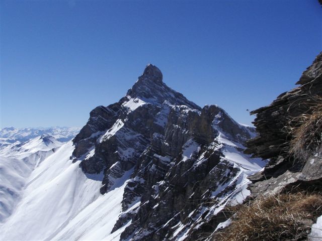Pointe Percée vue du col sud des Pointes Longues
