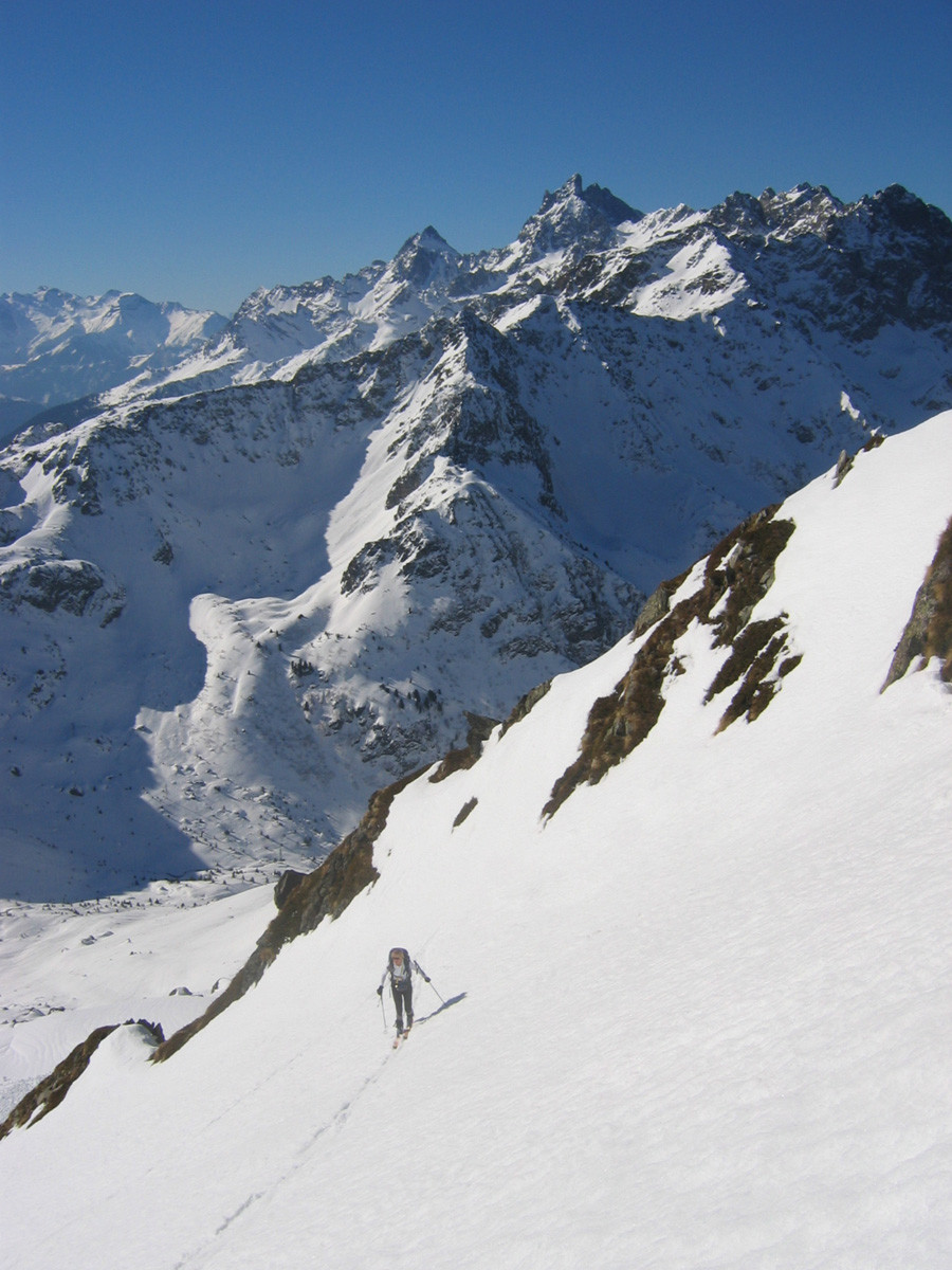 Versant SE de la dent de Bédina